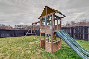 Family-friendly Clarksville Home w/ Fire Pit!