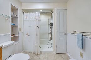 Pet-friendly Franklinville Farmhouse w/ Sunroom!