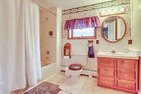 Pet-friendly Franklinville Farmhouse w/ Sunroom!