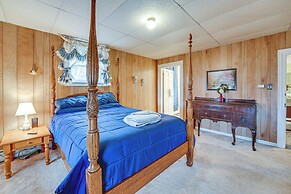 Pet-friendly Franklinville Farmhouse w/ Sunroom!