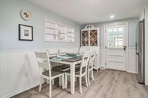 South Dennis Vacation Rental ~ 5 Mi to Beach!