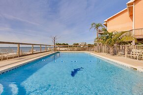 Updated Dauphin Island Condo w/ Pool & Gulf Views!