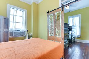 Galveston Getaway w/ Patio Near Porretto Beach!