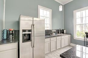 Galveston Getaway w/ Patio Near Porretto Beach!