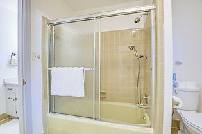 Lakefront Raleigh Home w/ Deck: 12 Mi to Downtown!