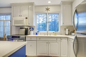 Lakefront Raleigh Home w/ Deck: 12 Mi to Downtown!