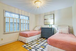 Lakefront Raleigh Home w/ Deck: 12 Mi to Downtown!