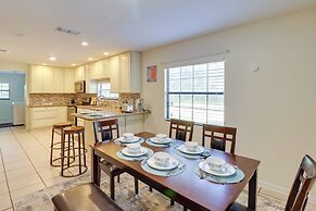 10 Mi to Lake Sumter: Home w/ Deck in Summerfield