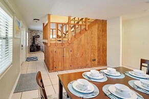 10 Mi to Lake Sumter: Home w/ Deck in Summerfield