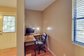 10 Mi to Lake Sumter: Home w/ Deck in Summerfield