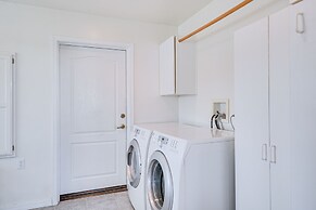 Green Valley Getaway Near Golfing: Pool Access!