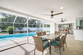 Cozy Cape Coral Home w/ Pool: 1 Block to Canal!