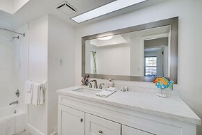 Cozy Cape Coral Home w/ Pool: 1 Block to Canal!