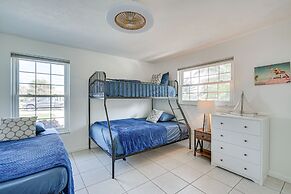 Cozy Cape Coral Home w/ Pool: 1 Block to Canal!