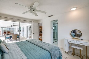 Cozy Cape Coral Home w/ Pool: 1 Block to Canal!