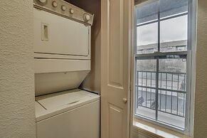 Branson Condo: Private Balcony, 1 Mi to Strip!