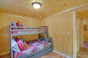 Peaceful Beattyville Cabin Near Red River Gorge!