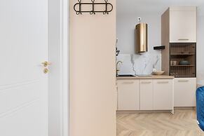 Studio With Bathub in Gdansk by Renters