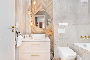 Studio With Bathub in Gdansk by Renters