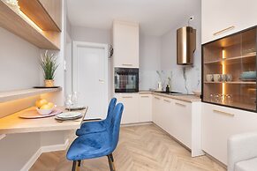 Studio With Bathub in Gdansk by Renters