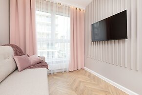 Studio With Bathub in Gdansk by Renters