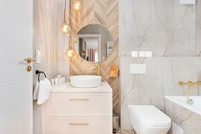 Studio With Bathub in Gdansk by Renters