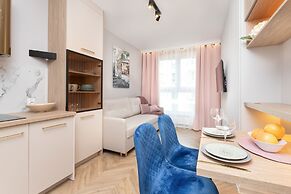 Studio With Bathub in Gdansk by Renters
