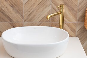 Studio With Bathub in Gdansk by Renters