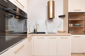 Studio With Bathub in Gdansk by Renters