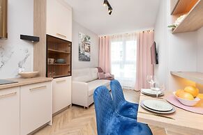 Studio With Bathub in Gdansk by Renters