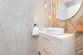 Studio With Bathub in Gdansk by Renters