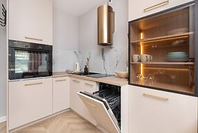 Studio With Bathub in Gdansk by Renters