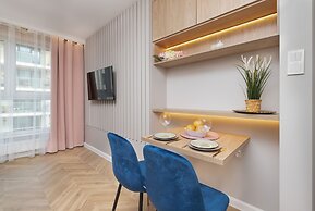 Studio With Bathub in Gdansk by Renters