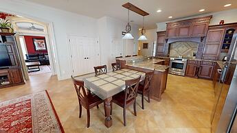 Casa By The C 7 Bedroom Home by RedAwning