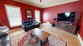 Casa By The C 7 Bedroom Home by RedAwning