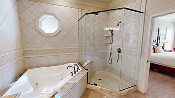 Casa By The C 7 Bedroom Home by RedAwning