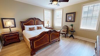 Casa By The C 7 Bedroom Home by RedAwning