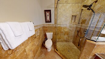 Casa By The C 7 Bedroom Home by RedAwning