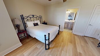 Casa By The C 7 Bedroom Home by RedAwning