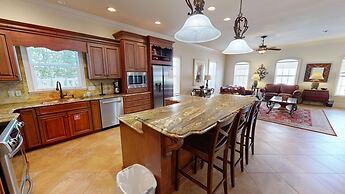 Casa By The C 7 Bedroom Home by RedAwning