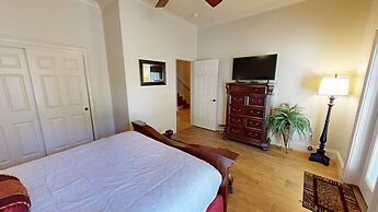 Casa By The C 7 Bedroom Home by RedAwning