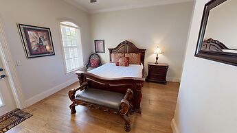 Casa By The C 7 Bedroom Home by RedAwning