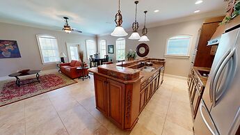 Casa By The C 7 Bedroom Home by RedAwning