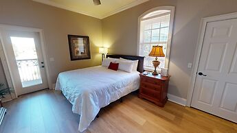 Casa By The C 7 Bedroom Home by RedAwning