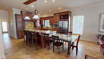 Casa By The C 7 Bedroom Home by RedAwning