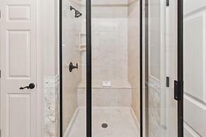 Casa By The C 7 Bedroom Home by RedAwning