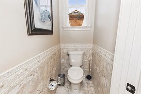 Casa By The C 7 Bedroom Home by RedAwning