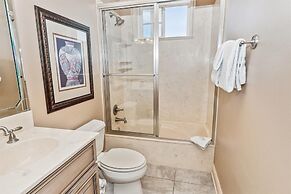 Casa By The C 7 Bedroom Home by RedAwning