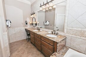 Casa By The C 7 Bedroom Home by RedAwning