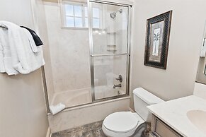 Casa By The C 7 Bedroom Home by RedAwning